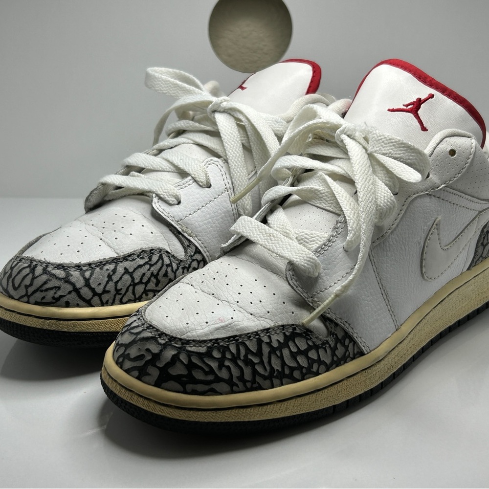 NIKE AIR JORDAN 1 PHAT LOW GS 2008 SIZE 7Y
- WHITE RED CEMENT